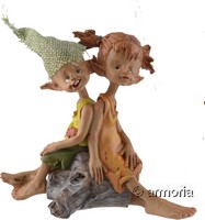 Figurine Couple de lutins Chapeau assis sur tronc