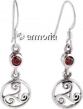 Boucles d'Oreilles avec Triskel Cerclé et Cristal Rouge en argent