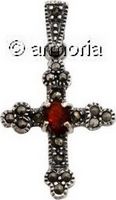 Pendentif Croix Médiévale en argent avec Cristal Rouge et Marcassite 