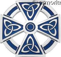 Broche Croix Celte aux 4 Triquetras, bleue