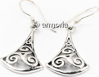 Boucles d'oreilles Triskel dans Tête de Hache en argent