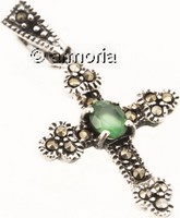 Pendentif Croix Médiévale en argent avec Cristal Vert et Marcassite 