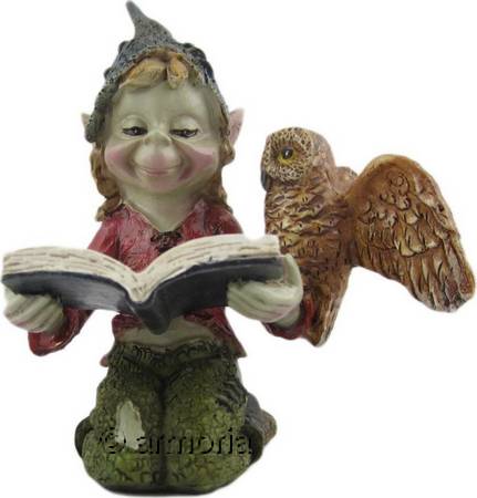Figurine Pixie lisant avec Chouette 