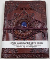 Grimoire en cuir avec lapis lazuli 11 x 15 cm