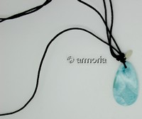 Collier grande goutte larimar sur cordon ajustable 