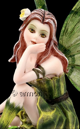 Figurine Fée verte Sylvia pensive 