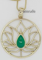 Pendentif Fleur de lotus et cabochon Agathe Verte avec chaine, en laiton