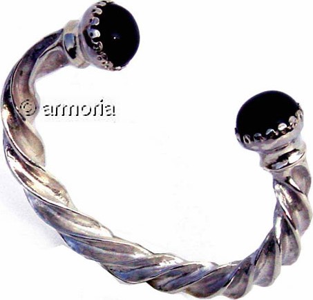 Bracelet Torque Celte avec Onyx Sertis Marque Toulhoat en argent 