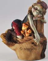 Figurine Pixie  Korrigan endormi sur Souche d'Arbre 