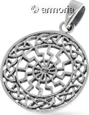 Pendentif Soleil Noir cerclé d'entrelacs en argent