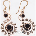 Boucles d'Oreilles Celtes avec Spirales et Onyx Noir en bronze 