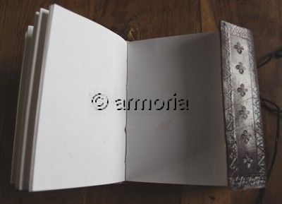 Cahier Grimoire en cuir avec pierre Labradorite 16 X 11 cm
