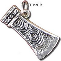 Pendentif Celte Hache Gauloise Marque Toulhoat en argent