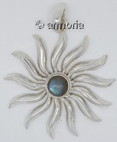 Pendentif Soleil en argent avec cabochon en labradorite