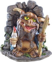 Figurine Troll Gobelin Edenté tenant une Bougie 