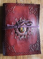 Grimoire en cuir avec oeil de tigre 11 x 15 cm