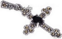 Pendentif Croix Médiévale en argent avec Cristal Noir et Marcassite 