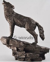 Figurine Loup hurlant sur Rocher aspect bronze 