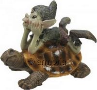 Figurine Pixie couché sur Tortue 