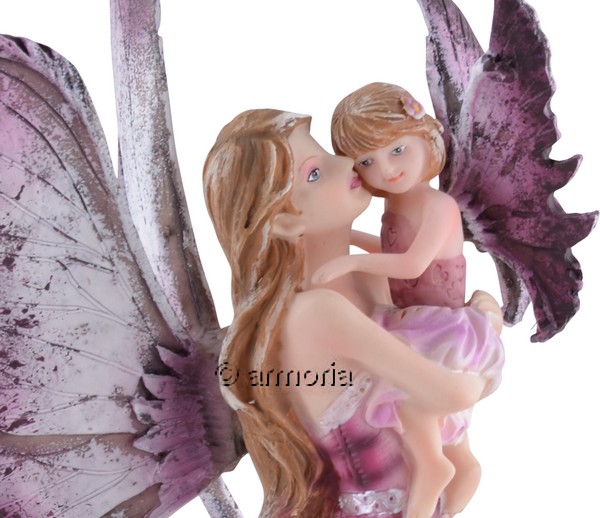 Figurine Fée Maman et sa petite Fille dans les bras