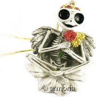 Figurine à suspendre Squelette avec Fleurs "Spring Time Skelly" par Misty Benson