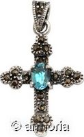 Pendentif Croix Médiévale en argent avec Cristal Bleu et Marcassite 