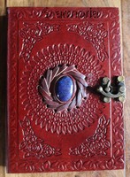 Grimoire en cuir avec pierre en Lapis Lazuli fermeture métal 13X18 cm 