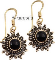 Boucles d'oreilles rondes médiévales avec onyx