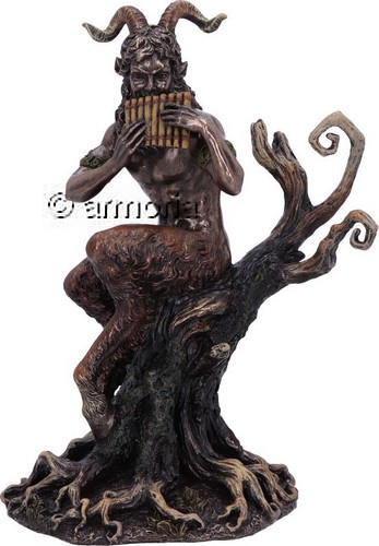Figurine du dieu Pan assis sur tronc d'arbre aspect bronze
