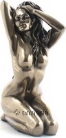 Figurine Femme Nue Mains aux Cheveux aspect bronze marque Veronese 