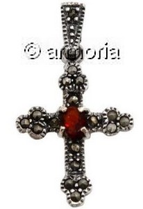 Pendentif Croix Médiévale en argent avec Cristal Rouge et Marcassite 