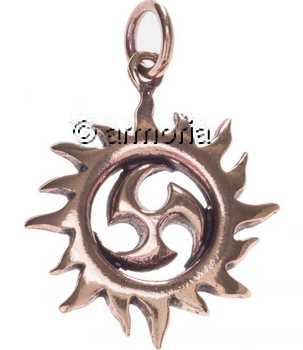 Pendentif Triskel entouré du Soleil en bronze