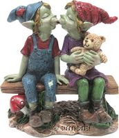 Figurine Couple de Pixies Korrigans qui se bécotent... 