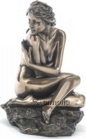 Figurine Femme Nue assise aspect bronze Marque Veronese