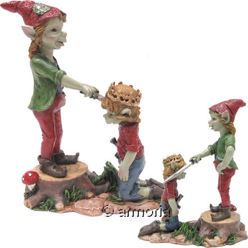 Figurine Pixie Roi se faisant adouber 