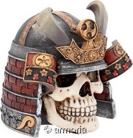 Figurine Crâne Tête de Mort Casque de Samouraï 