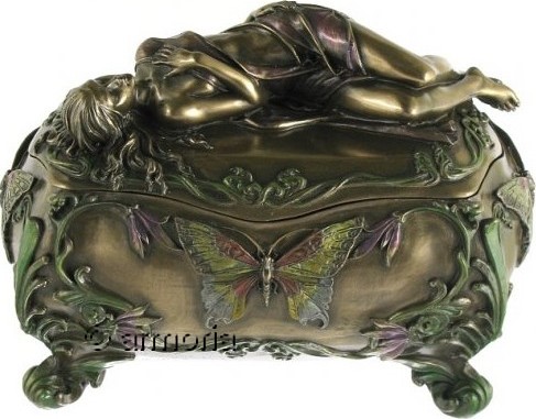 Boite  Art Nouveau Femme endormie marque Veronese 