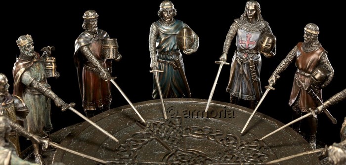 Figurines Roi Arthur et les Chevaliers de la Table Ronde aspect bronze marque Veronese 