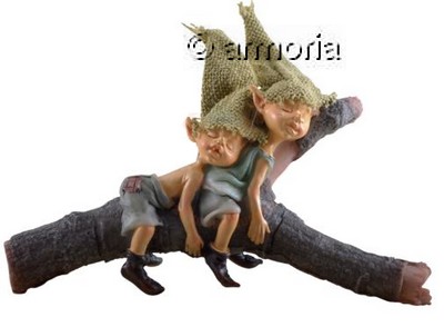 Figurine Lutins Chapeau dormant sur une Branche 