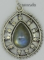 Pendentif Goutte de Labradorite entourée d'argent 