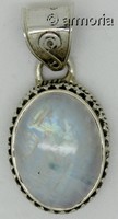 Pendentif Pierre de Lune ovale entourée d'argent 