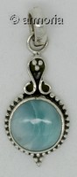 Pendentif rond en Larimar cerclé d'argent 